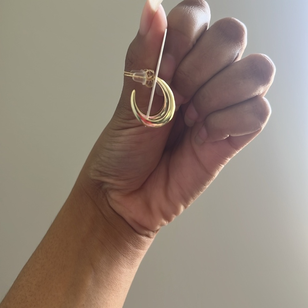 #58 14k Gold Plated  C shape Hoop Earrings - Picture 7 of 7